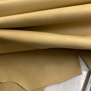 Light Brown leather Beige Antique Vintage |crazy horse|1.5mm 4 oz | distressed color | medieval rustic look