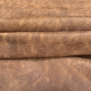 Pelle invecchiata morbida rustica italiana macinata zigrinata 1,3-1,5 mm 3-4 oz marrone / pannelli di fogli di pelle per tappezzeria, borse, abbigliamento