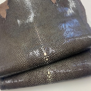 Pijlstaartroghuid kleine huid vissenhuid Natuurlijk leer, bruin gepolijst oppervlak, voor armbanden chokers portemonnees portemonnees horlogebandje luxueus