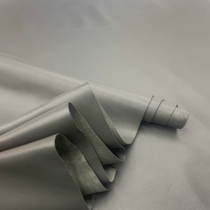 Pelle grigia 100% vitello naturale / 1,5 mm / 3 oz / fianchi in pelle intera / morbida / pannelli pretagliati in fogli / scarpe borse pelletteria
