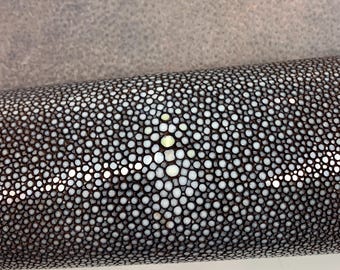 Gefertigt aus Rochenleder, Fischleder, Naturleder, braun polierte Oberfläche, für Armbänder, Halsbänder, Geldbörsen, Handtaschen, Uhrenarmbänder – luxuriös