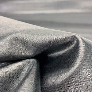 Piel negra Saffiano Fine con estampado pequeño /100% natural/ 1,1 mm/ 2-3 oz / Superficie grabada en relieve y chapada en caliente / Paneles precortados imagen 3