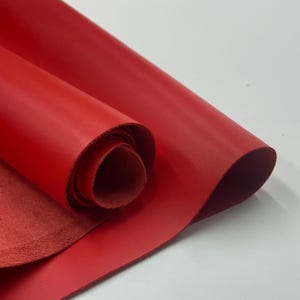 Rode leerkleur nappaleer huidskleur | Dikte 1,2 mm | 3 oz|  voor tassen armbanden chokers portemonnees kaarthouders laarzen