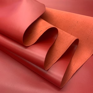 Rood leer met matte kleur nappaleer huidskleur | Dikte 1,5 mm | 4 oz|  voor tassen armbanden chokers portemonnees kaarthouders laarzen