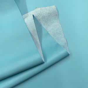 Piel napa color azul cielo bebé piel natural / Grosor 1,2 mm / 3 OZ / para bolsos pulseras gargantillas billeteras tarjeteros botas