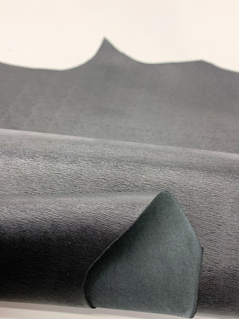 Piel negra Saffiano Fine con estampado pequeño /100% natural/ 1,1 mm/ 2-3 oz / Superficie grabada en relieve y chapada en caliente / Paneles precortados imagen 7