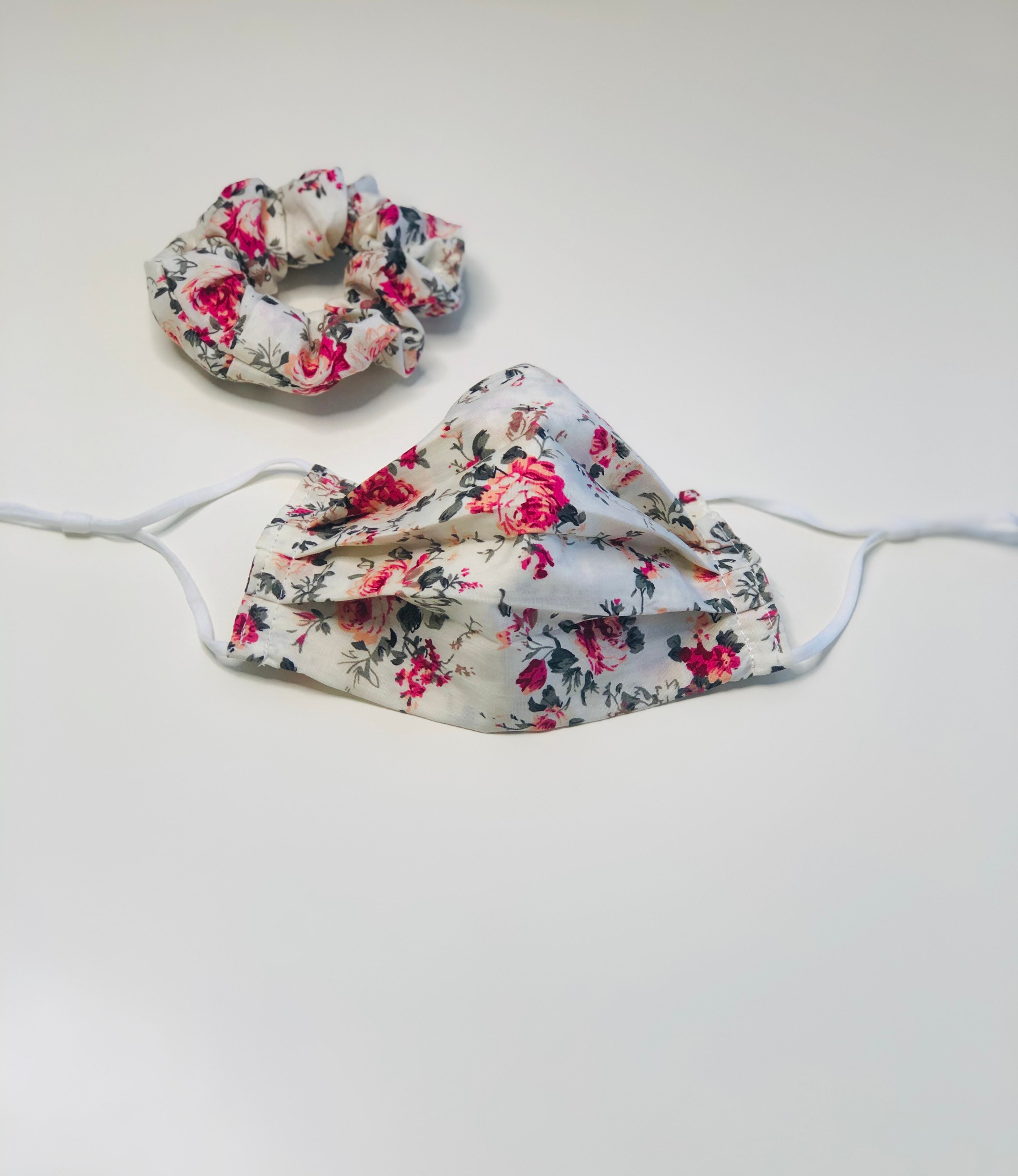 Scrunchie made of cotton fabric Scrunchie matching with the nose wire face mask .