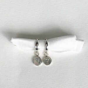 Boucles D’oreilles Petites Dormeuses – Poinçon 925 (argent Sterling), Verre Bleu, Neuves