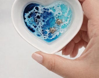 Personalized Sea Turtle Ring Dish, Ceramic Heart Trinket Dish, Resin Ocean Waves Jewelry Storage, Jewelry Holder, Birthday Gifts, Faith Gift