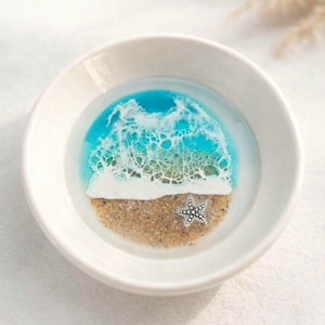 Personalized Starfish Ring Dish Custom Beach Wedding Favor • Ocean Jewelry Holder • Custom Name or Date Beach Gift • Coastal Friendship Gift