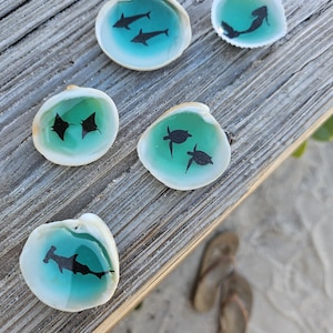 Pocket Hug Ocean Pal – Personalized Shell with Shark, Turtle, Mermaid, Dolphin, Manta Ray | Mini Gift, Friendship Token, Stocking Stuffer