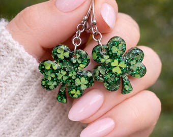 St. Patrick’s Day Shamrock Earrings – Green Glitter Clover Dangle Earrings – Irish Holiday Jewelry – Luck Gift for Her