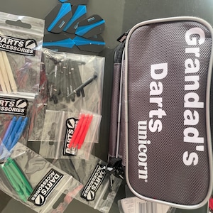 パーソナライズされたダーツギフトセット - プレミアム品質のユニコーンダーツ3Dウォレット - 3つのコンパートメント