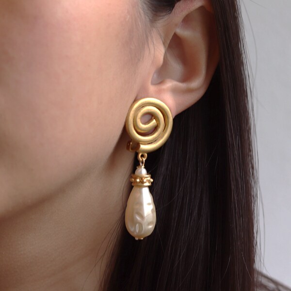 Vintage Clip On Earrings | Clip On Gold Earrings With Pearl Drop | 80s Earrings | Vintage Pearl Drop Earrings | Clip On Gold Earrings.