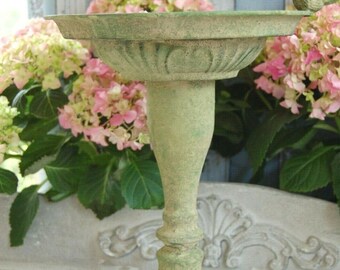 Landhaus Vogeltränke Bird bath in antique style, in shabby chic green weathered 34 cm