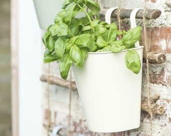 Magnifique pot de balcon pot LEONARE blanc dans un style maison de campagne