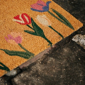 Charming Country Doormat; Coco mat, doormat Fenya with tulips