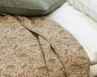 Quilt, bedspread ELSA green, golden, rust in country house style Paisley