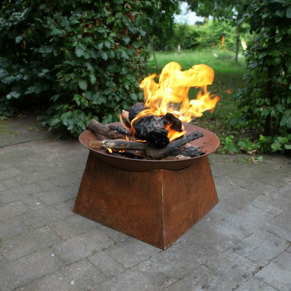 Praktische Feuerschale, Feuerkorb OTTOMAR im Landhausstil