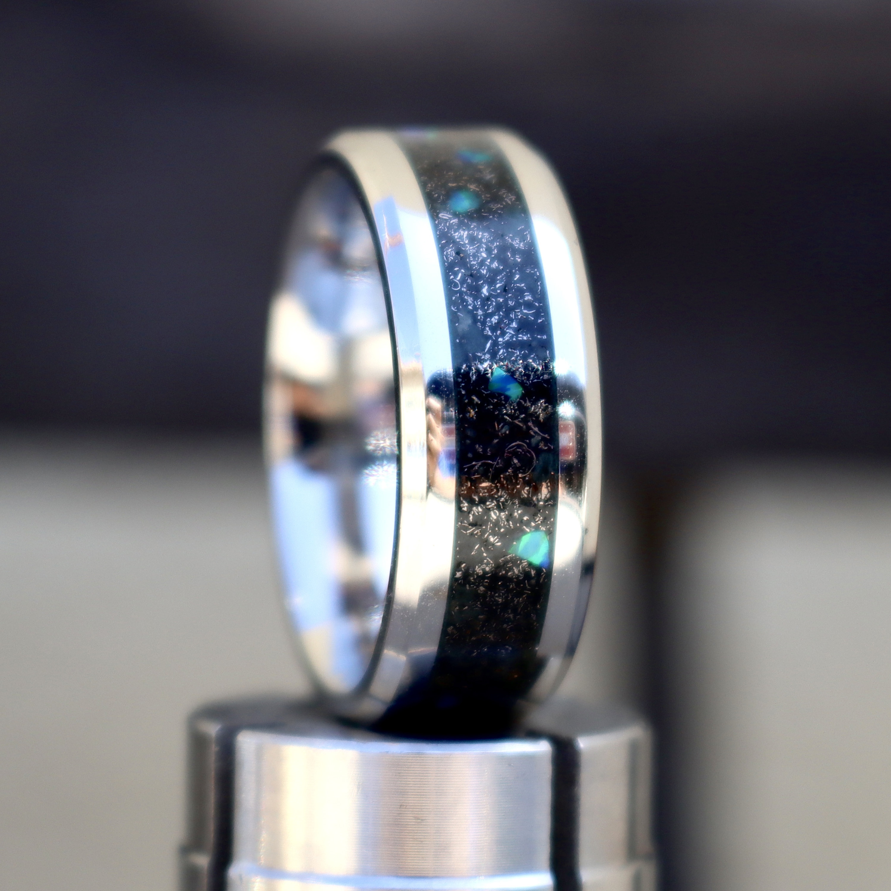 Diamond dust glow ring hot sale