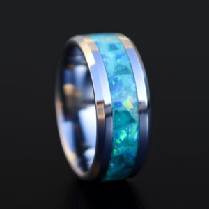 Handgemaakte aquamarijnring, opaal wolfraaminleg, glow in dark trouwring