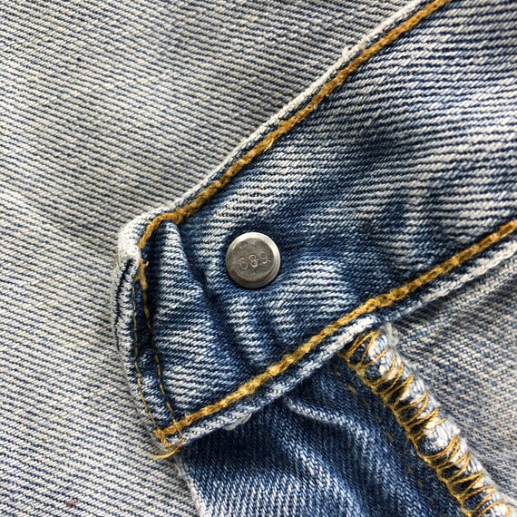 Size 33x32.5 Vintage Light Wash Levis 505 Jeans F… - image 3