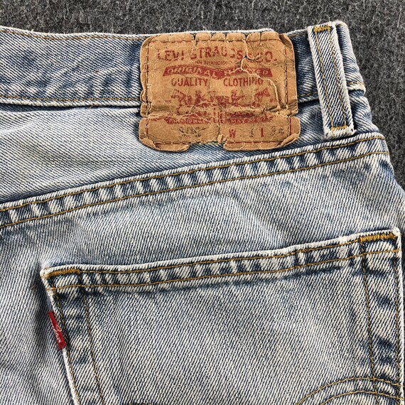 Size 33x32.5 Vintage Light Wash Levis 505 Jeans F… - image 10