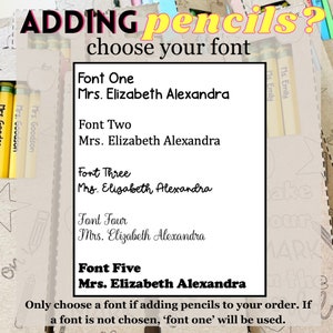 Peut inclure: Un graphique avec cinq options de police diff&eacute;rentes pour le nom "Mme Elizabeth Alexandra". Le texte "Ajouter des crayons ? Choisissez votre police" est en haut du graphique. Le texte "Choisissez une police uniquement si vous ajoutez des crayons &agrave; votre commande. Si aucune police n'est choisie, 'police un' sera utilis&eacute;e." est en bas du graphique.