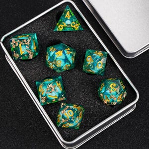 Dnd dragon liquid core dice for role playing games , liquid core dice set for dnd gifts ,gold foil resin liquid dice, dragon d&d dice