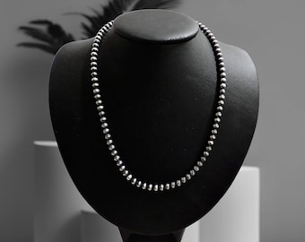 Navajo-pärlhalsband i sterlingsilver, handuppträdt 5 mm 16”