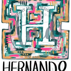 Puede incluir: Impresión artística abstracta con el nombre "Hernando" en letras negras en negrita en la parte inferior. El diseño presenta un patrón geométrico colorido en verde azulado, rosa, naranja y gris, con el texto "Tiffany Moya Designs" en el fondo.