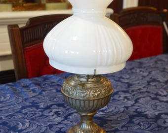 A Miller Tiny Juno Banquet Oil Lamp