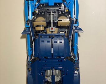 Wall mounting solution for LEGO Bugatti Chiron 42083