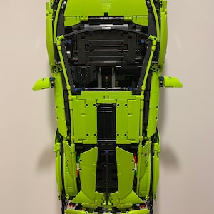 Wall mounting solution for LEGO Lamborghini Sián 42115