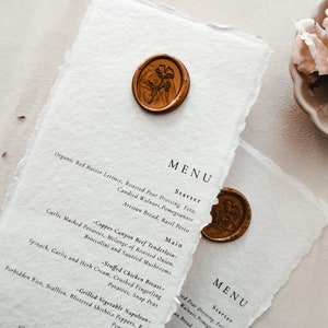 Tarjeta de menú de boda minimalista, tarjeta de menú de cena de mesa con sello de cera, configuración de lugar de menú impreso de lujo, menú personalizado de papel de algodón hecho a mano