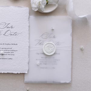 Biglietti Save The Date minimali, inviti di nozze Save The Date in carta fatti a mano, biglietti di annuncio di nozze romantici, sigillo di ceralacca e involucro di pergamena
