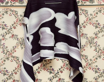 Handmade Pleated Tops Cloud Abstract Pattern Black White Beige Gray Mid-length Sleeves Tshirt Blouse Freesize with Pleats