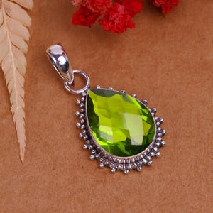 925 Sterling Silver Pendant, Peridot Pendant, Green Gemstone Pendant, Elegant Pendant,  Oxidize Pendant. Anniversary Gift For All Friends.