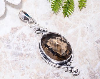 Colgante de cuarzo ahumado en plata de ley: Piedra preciosa ovalada hecha a mano