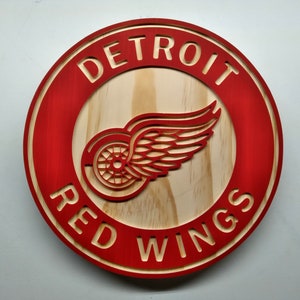 Detroit Red Wings 11&quot; round carved hybrid painted/natural grain wood wall hanging sign