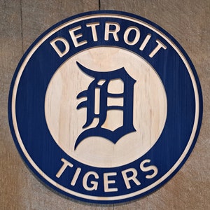 Detroit Tigers old English D carved hybrid painted/natural grain wood wall hanging sign (11&quot; round)