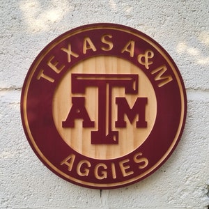 Texas A&M Aggies carved and hybrid painted/natural grain wood wall hanging sign (11&quot; round)