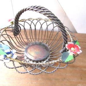 Decorative Fruit Basket - Wire Basket