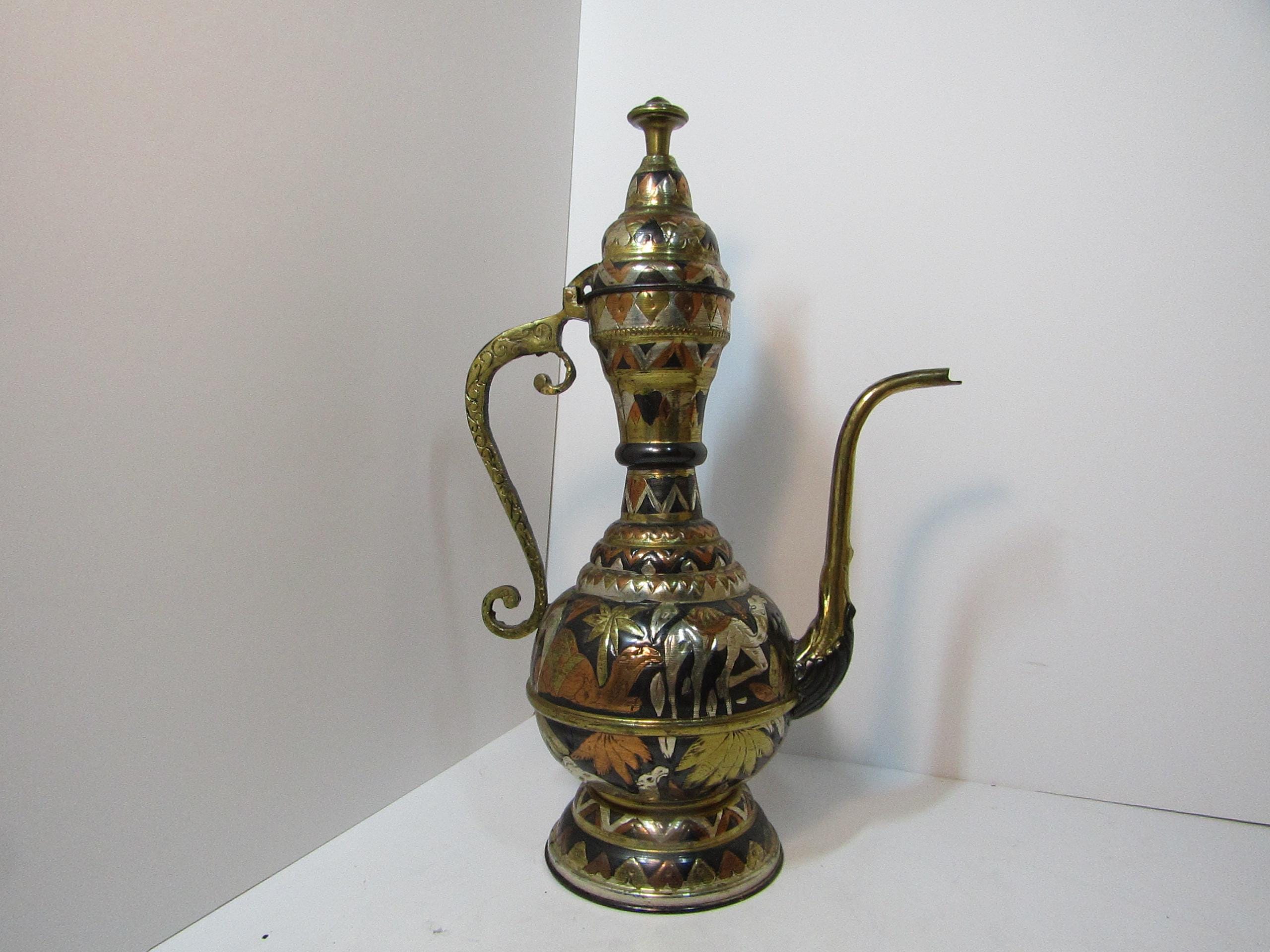 アンティーク彫刻入り銅製ダラーピッチャー：中東風水差し、15インチ