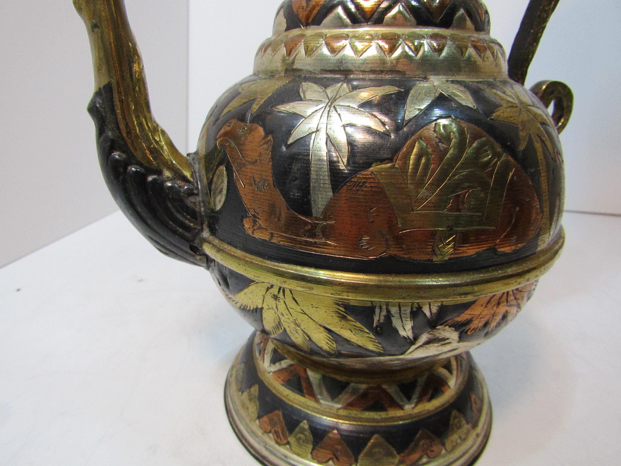 アンティーク彫刻入り銅製ダラーピッチャー：中東風水差し、15インチ