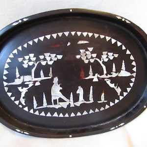 Tray - Antique Japanese Oriental Lacquered Tray With Mother Of Pearl Inlay