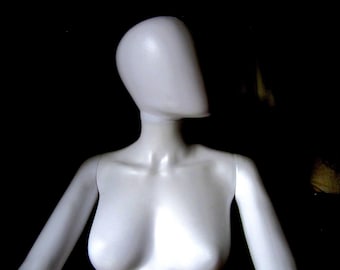 Female Mannequin Torso - Head and arms - Plastic
