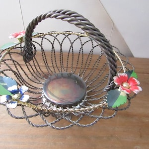 Decorative Fruit Basket - Wire Basket