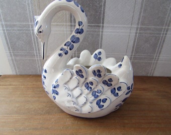 Porcelain Swan - Hand Painted in Portugal - Ceramic - Porcelain Elegant Swan - Ornamental bird