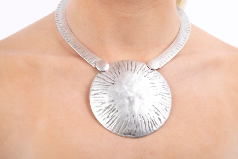 Ethnic Bohemian Style Custom Handmade Jewelry Women Necklace Zamak Silver Plated Accessories